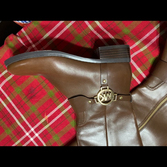 Michael kors leather boots new without tags. Display item - Picture 3 of 3